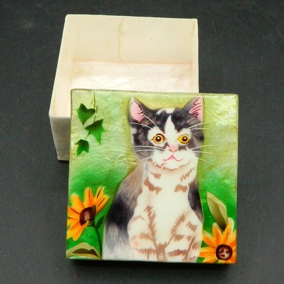 Capiz Shell Kitten Trinket Box, 3"x3"x1.5" - Picture 3 of 7